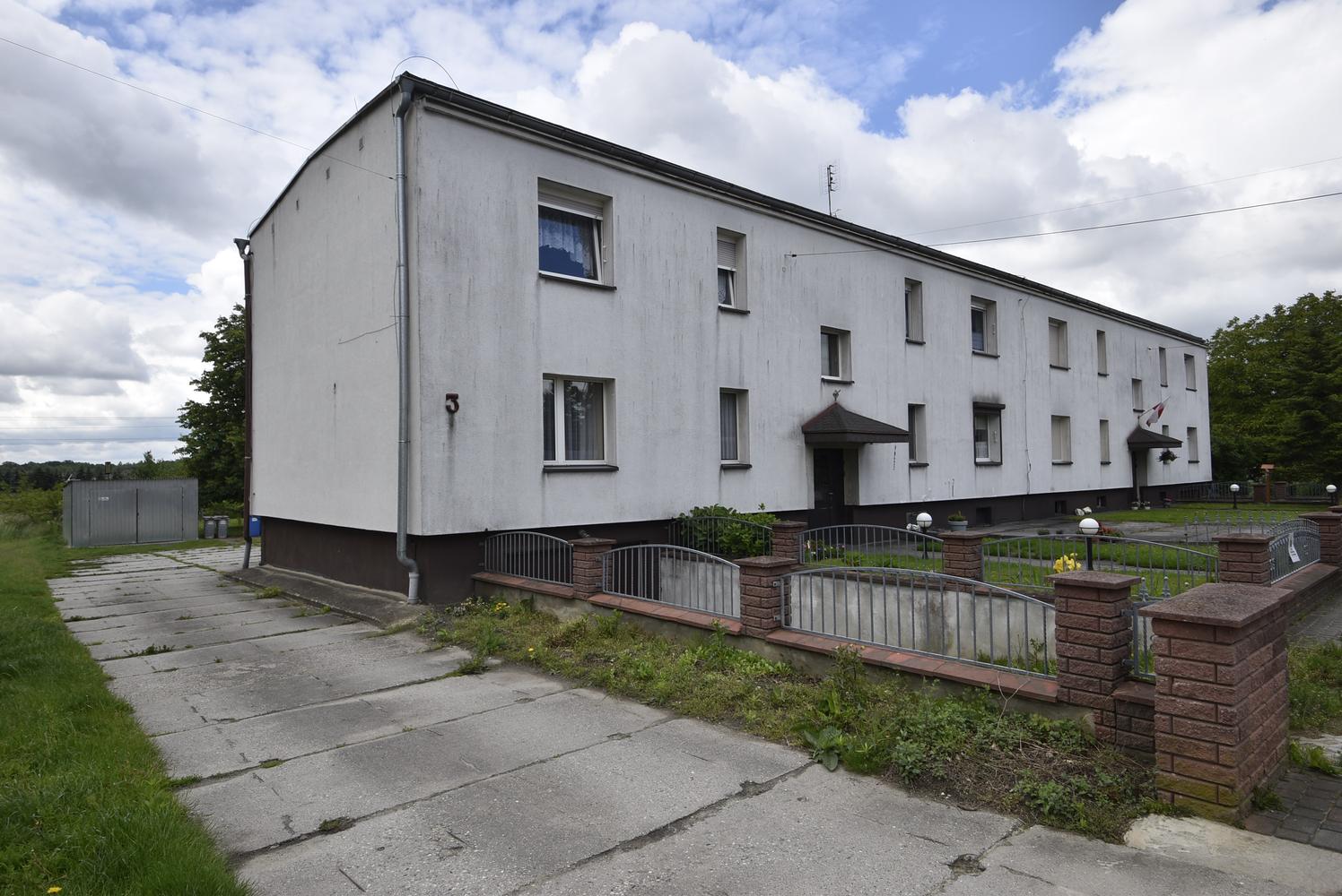 Mieszkanie Na sprzedaż mieszkanie z garażem w Raszowej