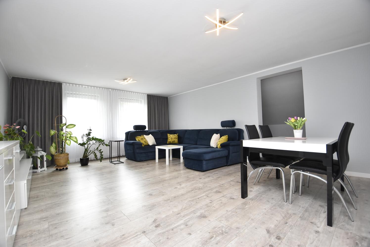 Mieszkanie Na sprzedaż – bardzo przestronne mieszkanie z pięknym ogrodem,