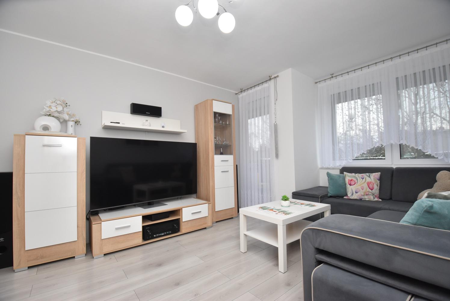 Mieszkanie Komfortowe mieszkanie po remoncie – parter z balkonem